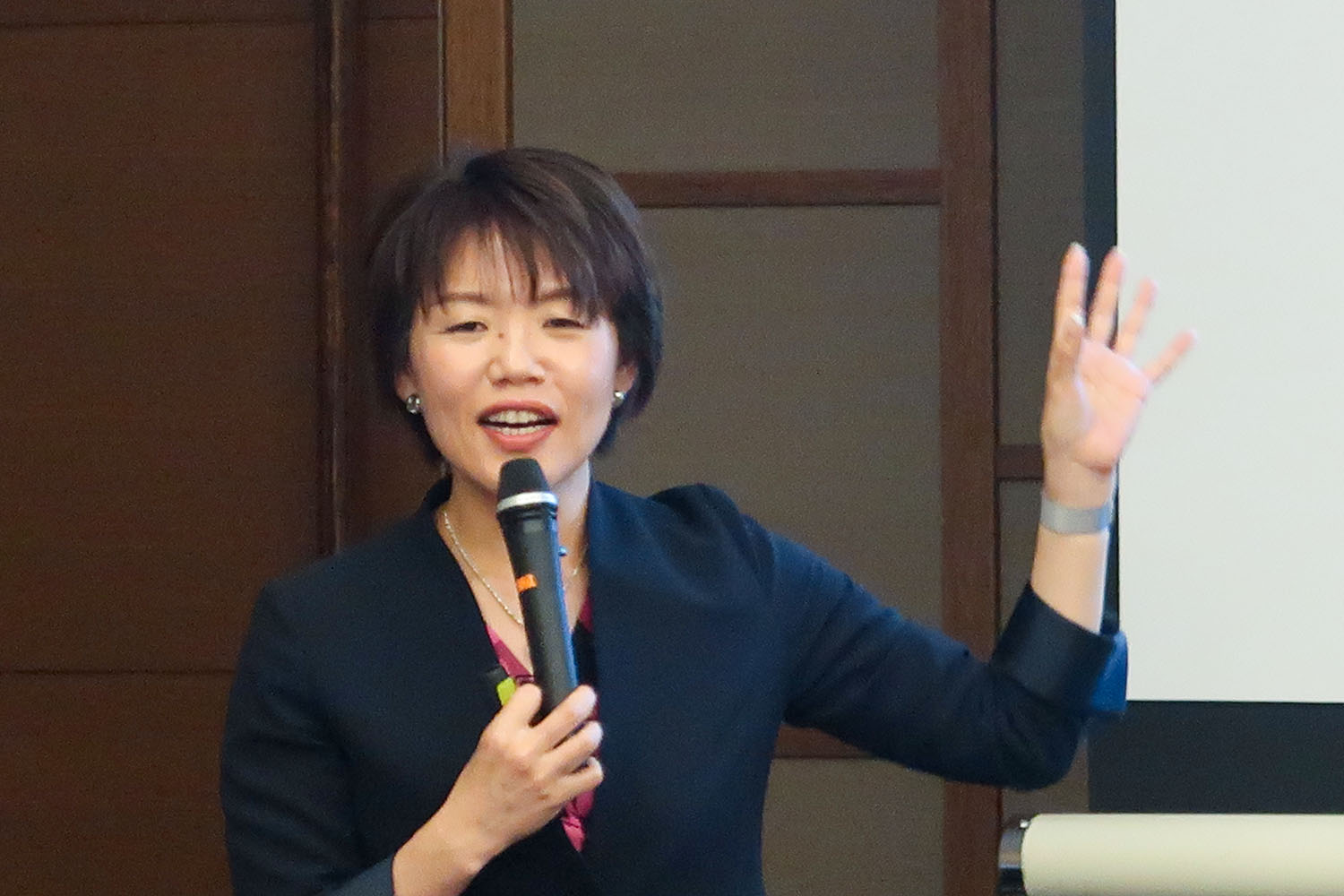 林 亜由美