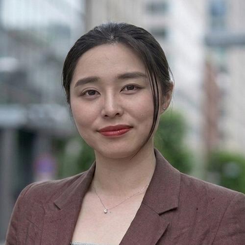 小坂 茜衣 氏