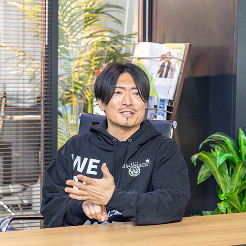 鳴海 佑亮氏