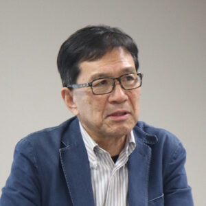 曽根 康正 氏