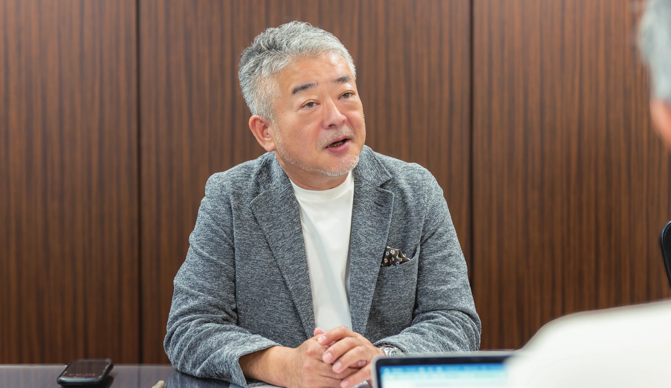 取材に答える株式会社ひばりコンサルティング代表取締役 笠原慎也氏