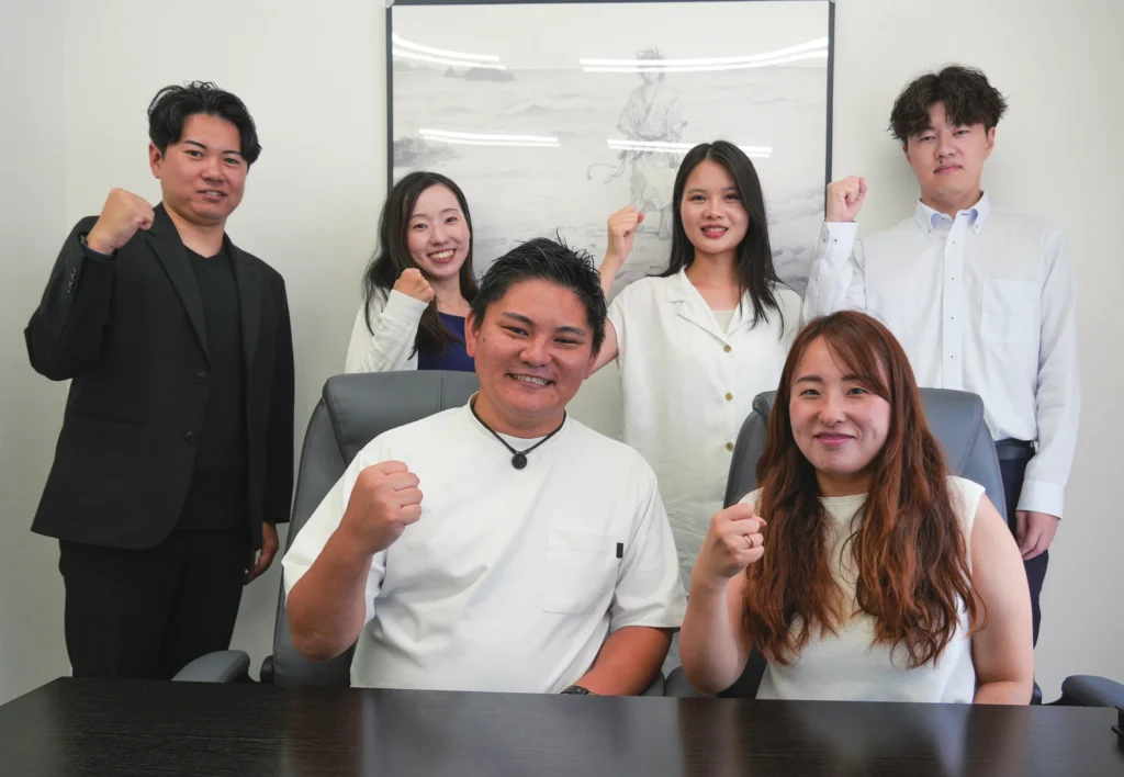 今井税理士事務所の皆さん（前列左が今井亮輔先生）